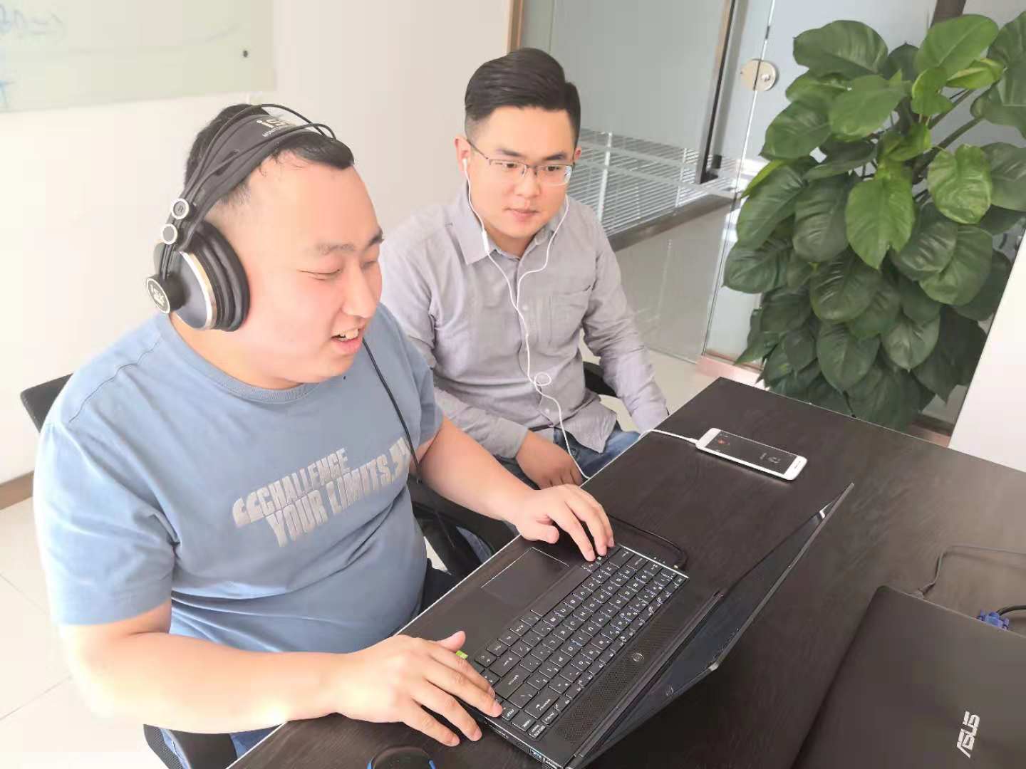 （图）视障用户在直播